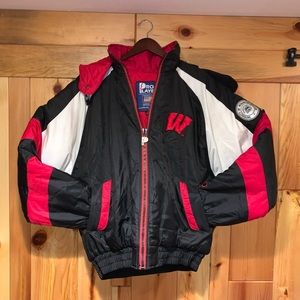 Vintage 90’s Pro Player University of Wisconsin Badgers Puffer Jacket L/XL VTG